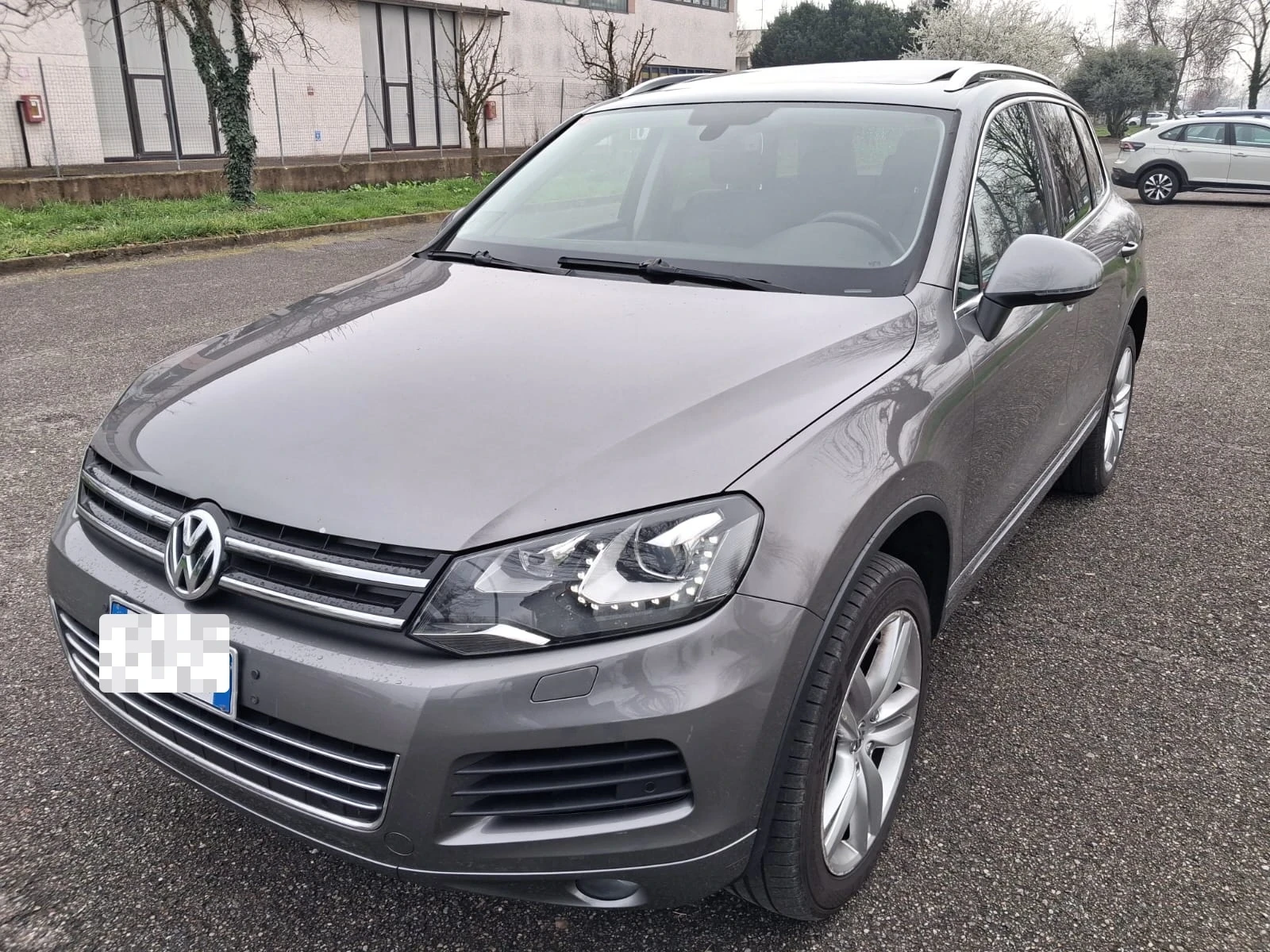 VW Touareg 3.0 TDI 245 CV tiptronic BlueMotion Techn. Executi, снимка 3 - Автомобили и джипове - 54032816