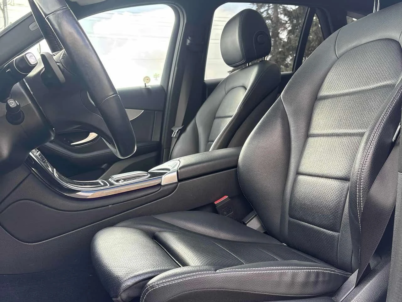 Mercedes-Benz GLC 300 4MATIC* DISTRONIC* 360КАМЕРИ* ПАНОРАМА* , снимка 16 - Автомобили и джипове - 54183527