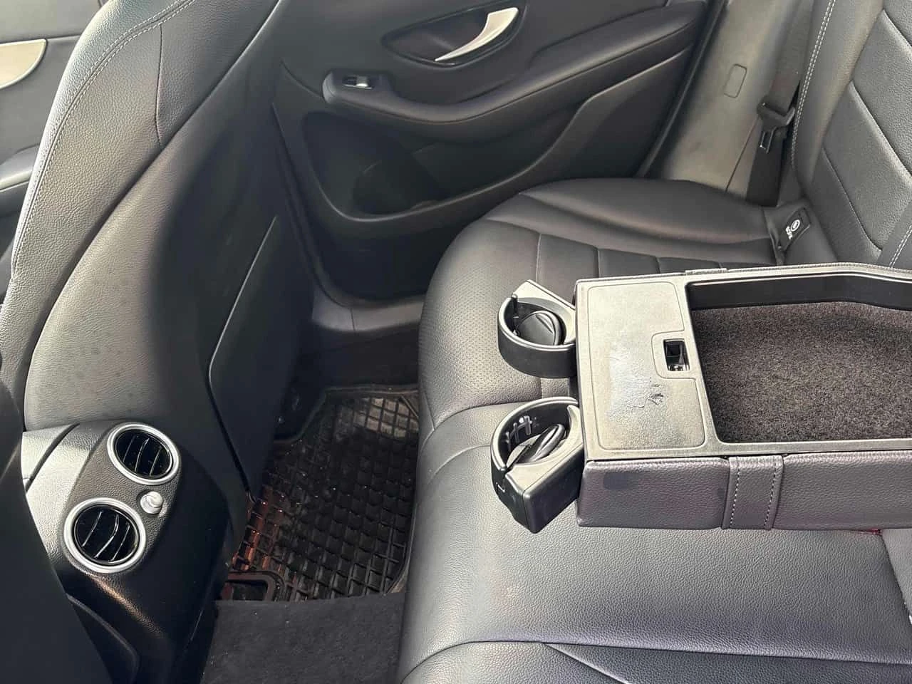 Mercedes-Benz GLC 300 4MATIC* DISTRONIC* 360КАМЕРИ* ПАНОРАМА* , снимка 15 - Автомобили и джипове - 54183527