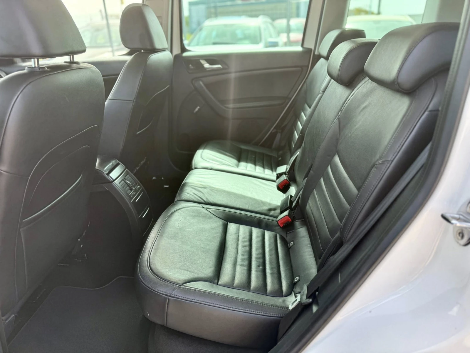 Skoda Yeti 2.0 4x4 6-скорости, снимка 12 - Автомобили и джипове - 54425077