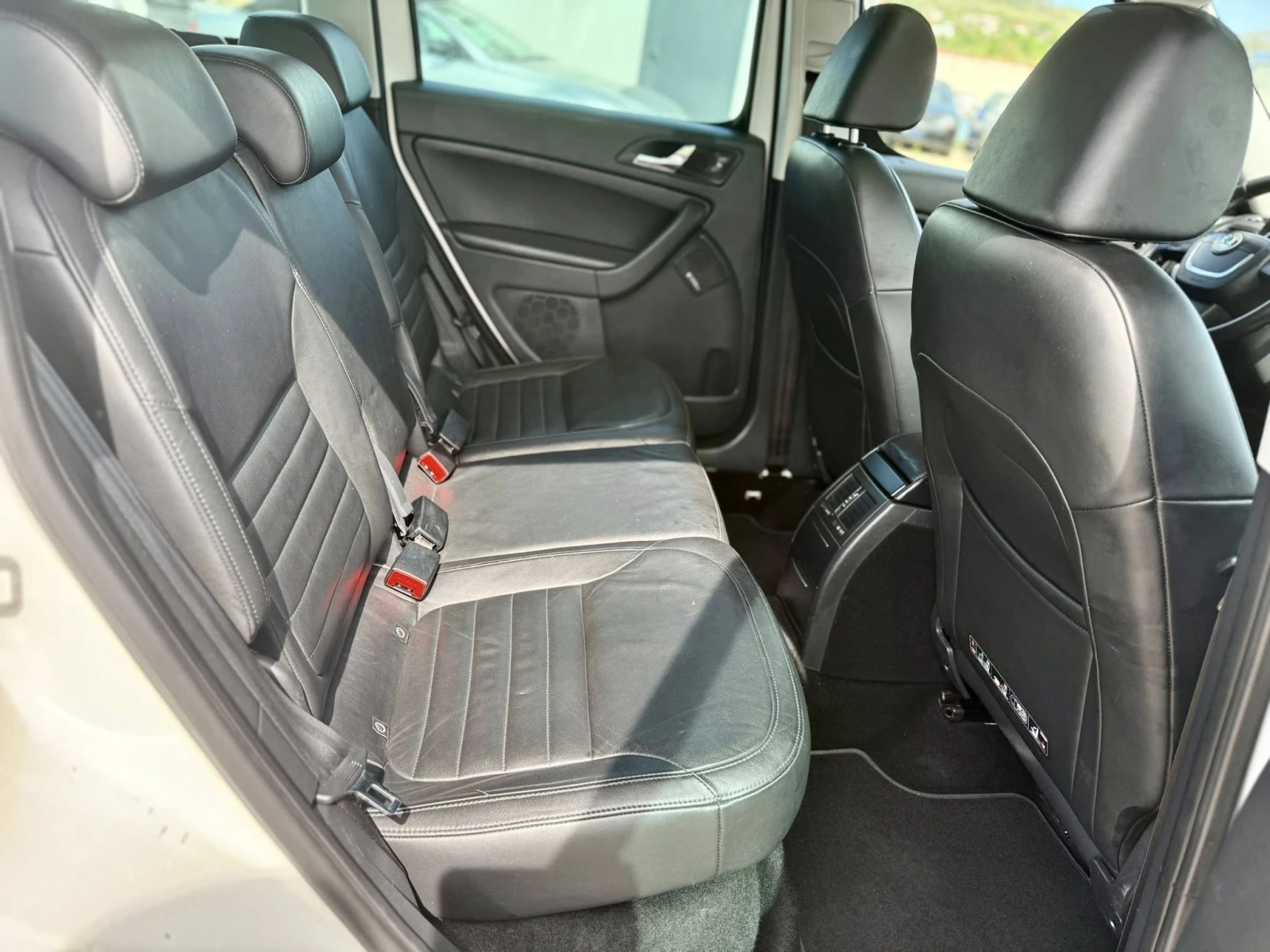 Skoda Yeti 2.0 4x4 6-скорости, снимка 13 - Автомобили и джипове - 54425077