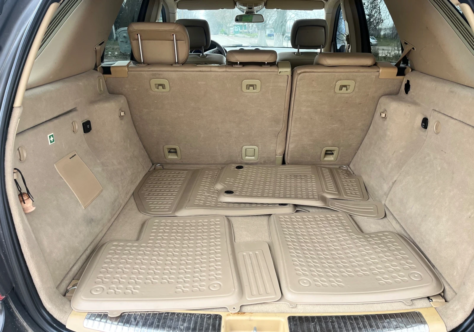 Mercedes-Benz ML 550 AMG LINE* 4MATIC* LPG* HK* KEYLESS* V8* 388, снимка 14 - Автомобили и джипове - 54988435