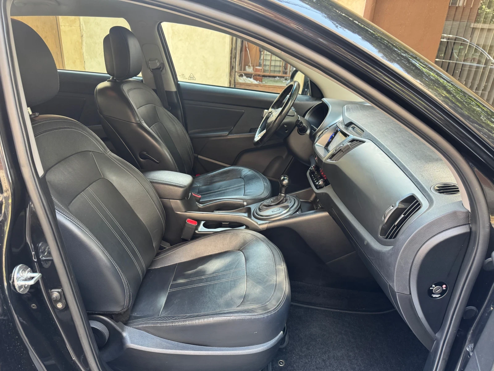 Kia Sportage 2.0CRDI AWD/АВТОМАТ/130.000км/ФУЛ ЕКСТРИ/НОВА, снимка 8 - Автомобили и джипове - 55155710