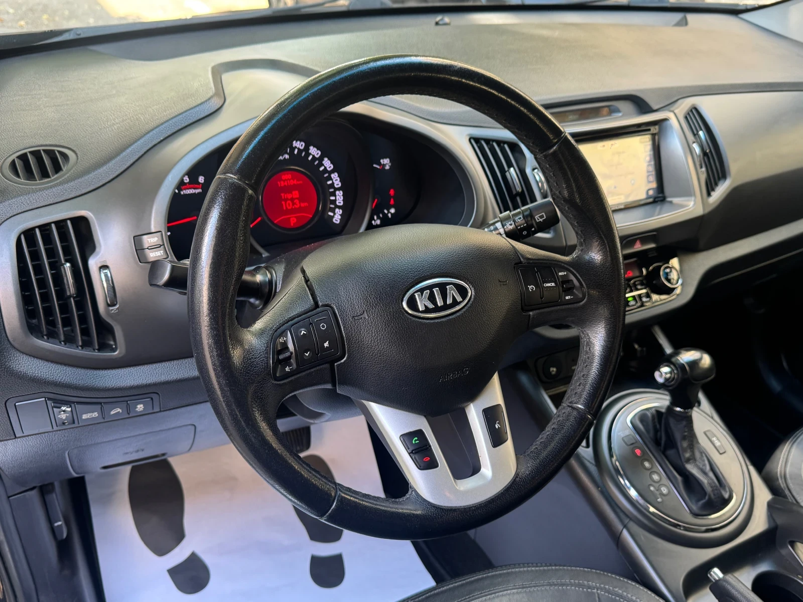 Kia Sportage 2.0CRDI AWD/АВТОМАТ/130.000км/ФУЛ ЕКСТРИ/НОВА, снимка 9 - Автомобили и джипове - 55155710