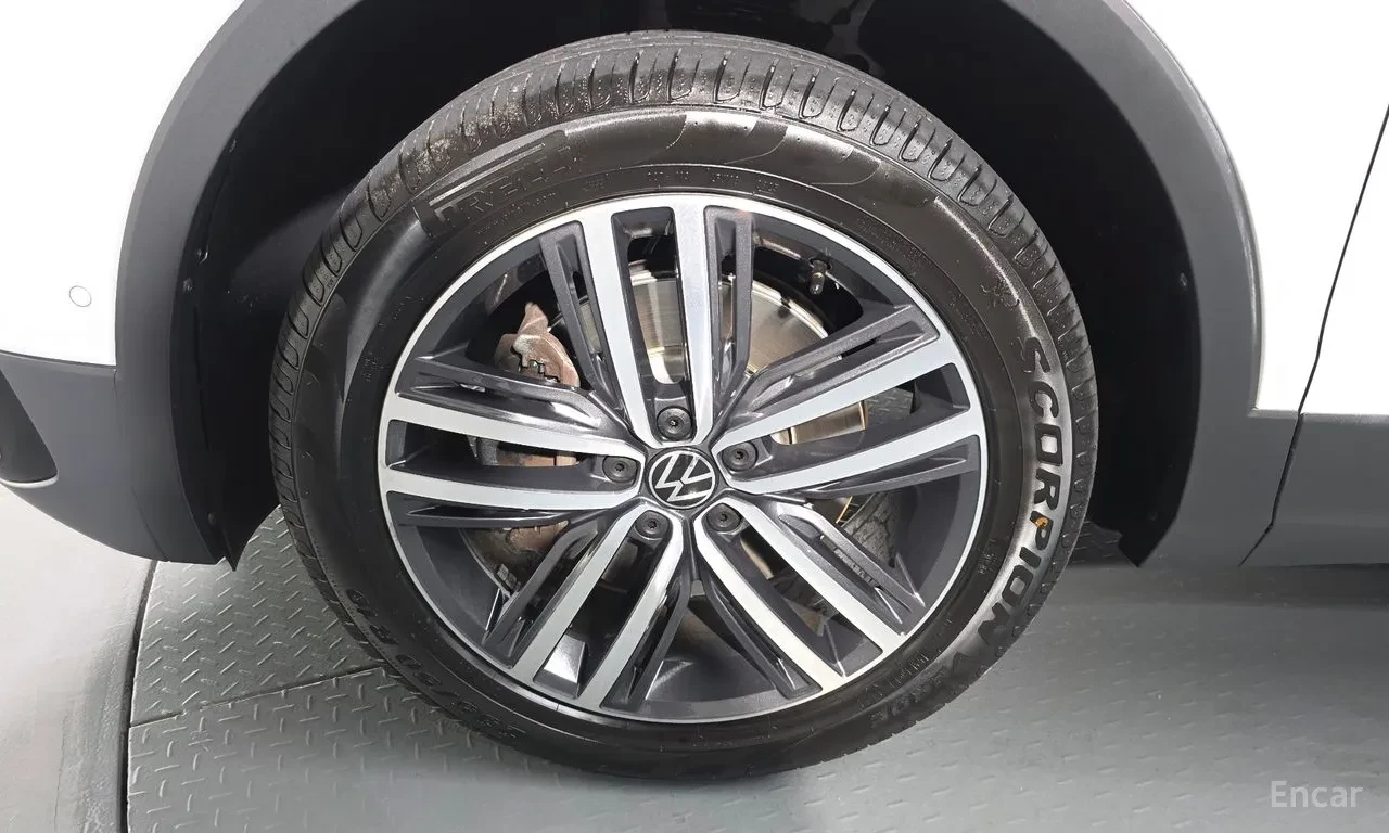 VW Tiguan Allspace Prestige| 2.0 TSI| LED| DIGITAL COCKPIT| , снимка 5 - Автомобили и джипове - 55185234