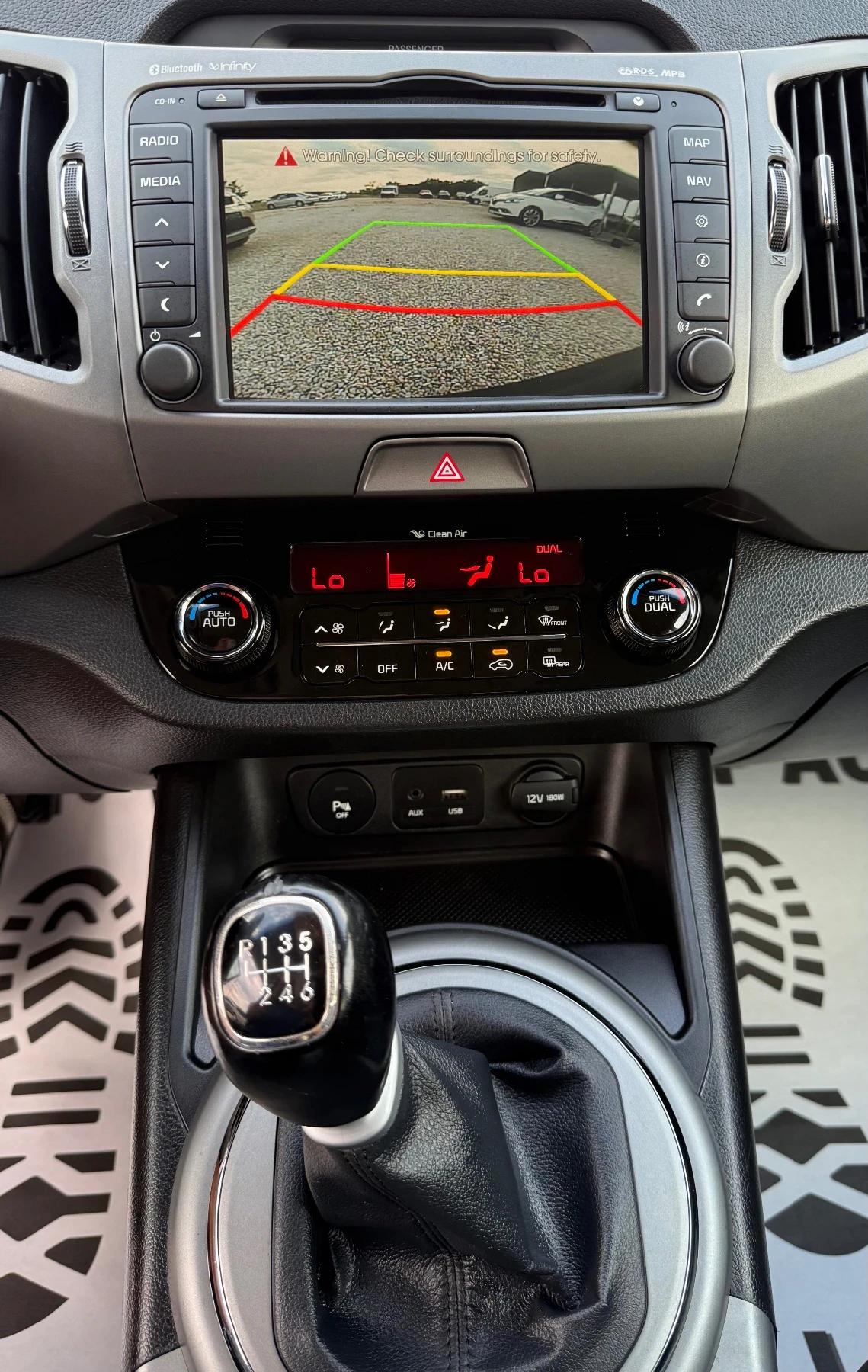 Kia Sportage 1.7cdti* Facelift* Кожа * Нави* Сервизна история, снимка 14 - Автомобили и джипове - 55372401