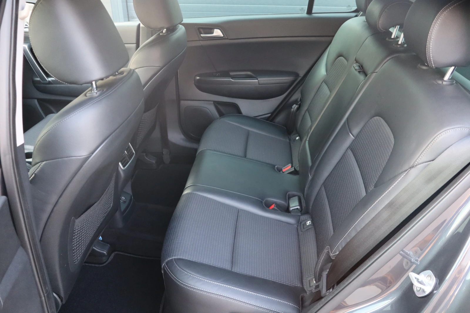 Kia Sportage 1.7CRDI* 108000* KM!!!, снимка 12 - Автомобили и джипове - 55581534