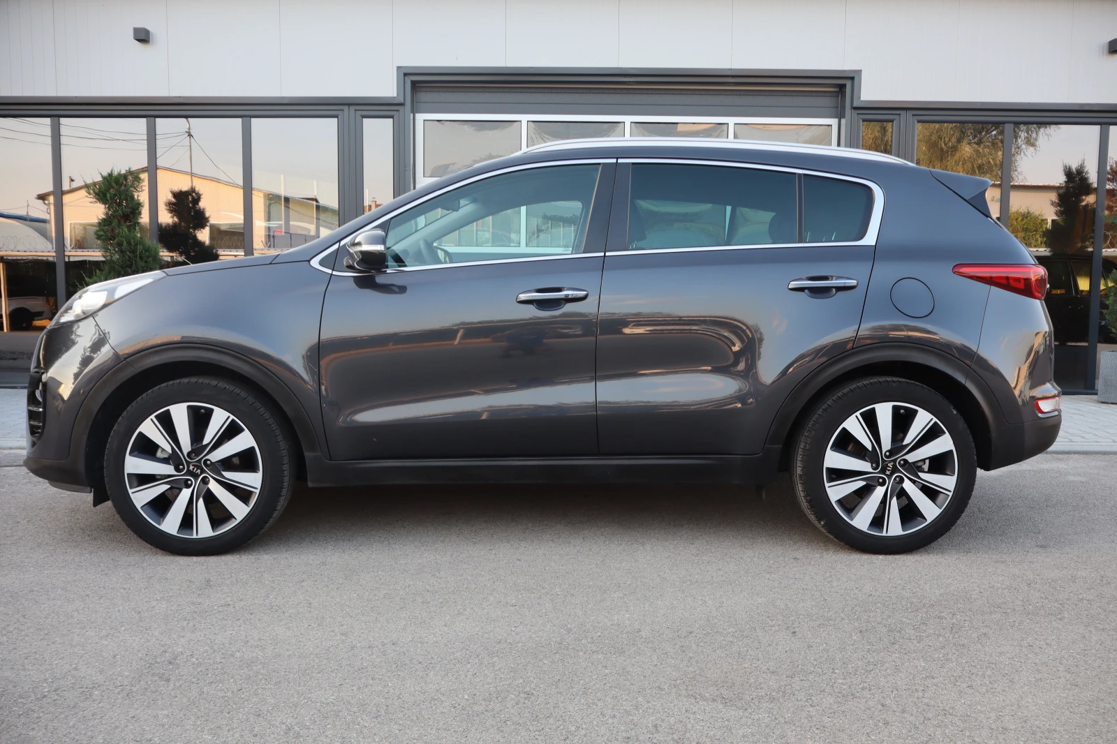 Kia Sportage 1.7CRDI* 108000* KM!!!, снимка 8 - Автомобили и джипове - 55581534