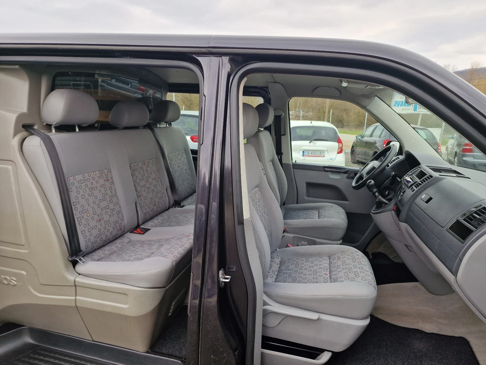 VW T5 1.9TDI* 105* , снимка 11 - Бусове и автобуси - 53926787