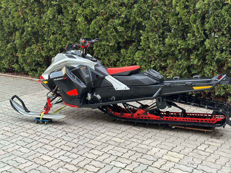 BRP Ski-Doo 850 SUMMIT TURBO Expert, снимка 4 - Мотоциклети и мототехника - 46941342