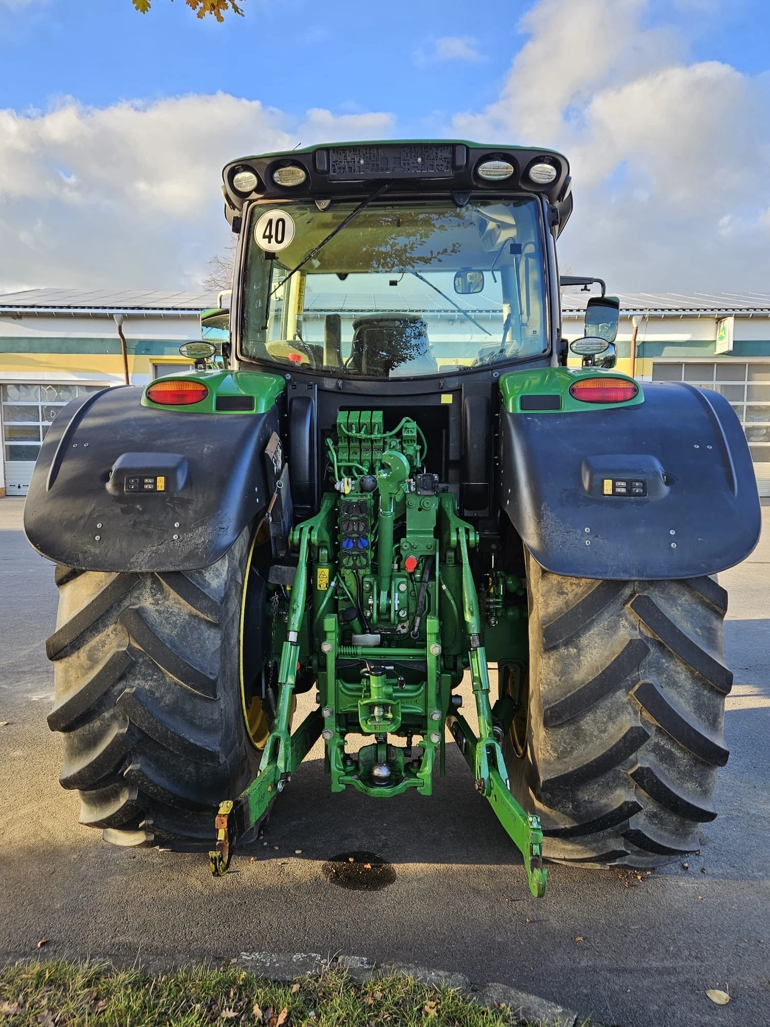 Трактор John Deere 6175R  - изображение 3