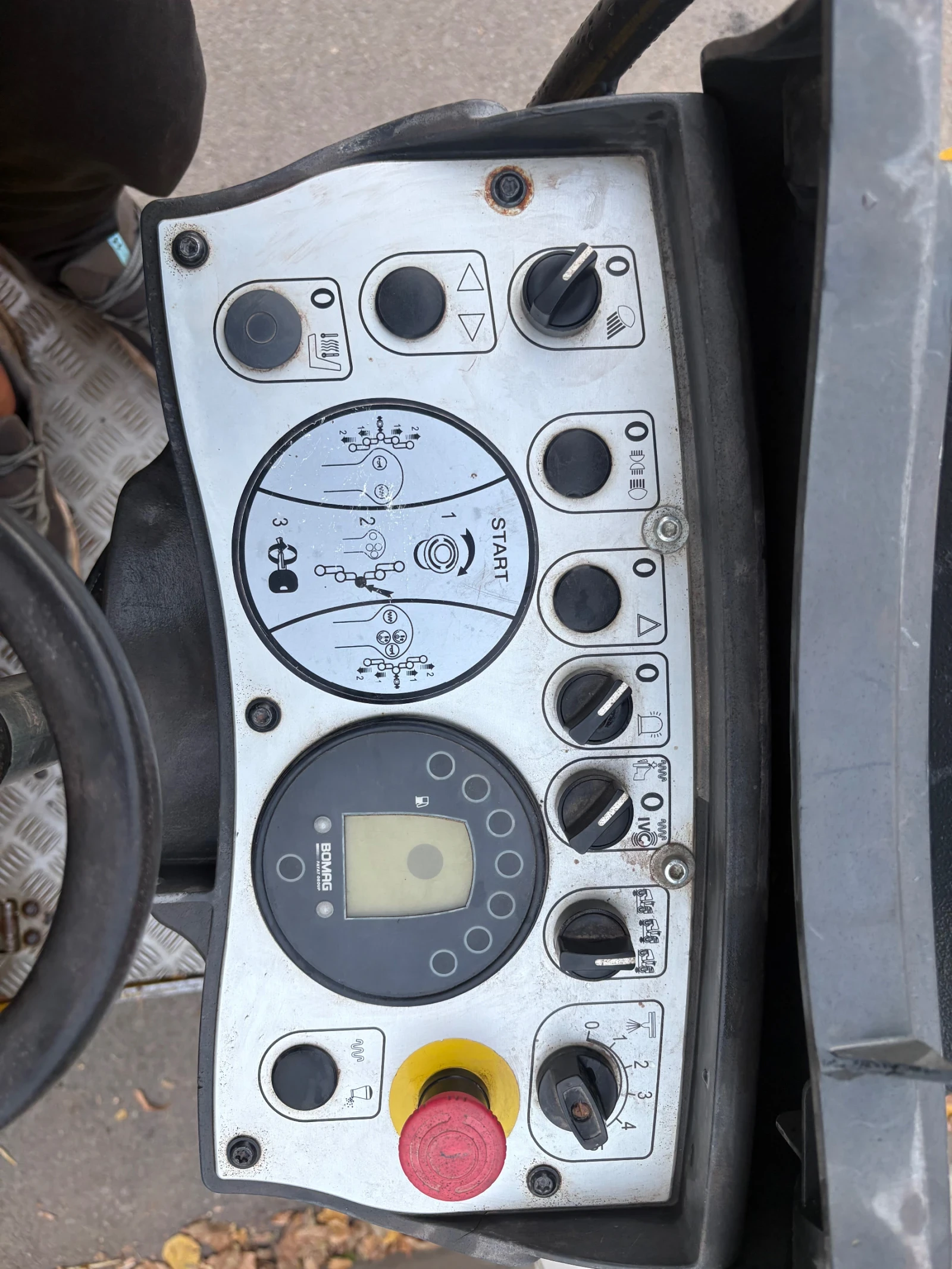 Валяк BOMAG BW 100 ADM-5, снимка 11 - Индустриална техника - 56436424
