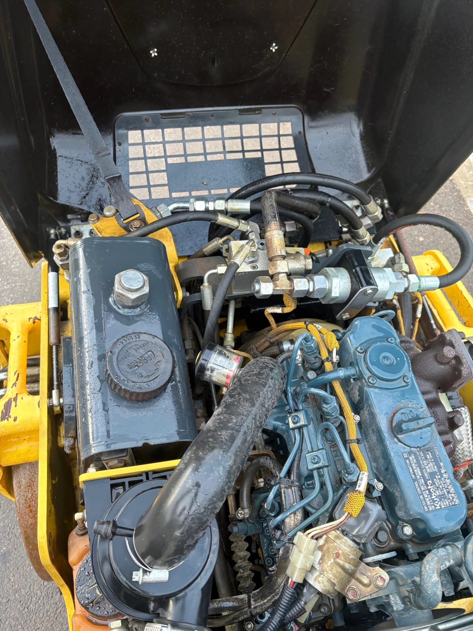 Валяк BOMAG BW 100 ADM-5, снимка 9 - Индустриална техника - 56436424