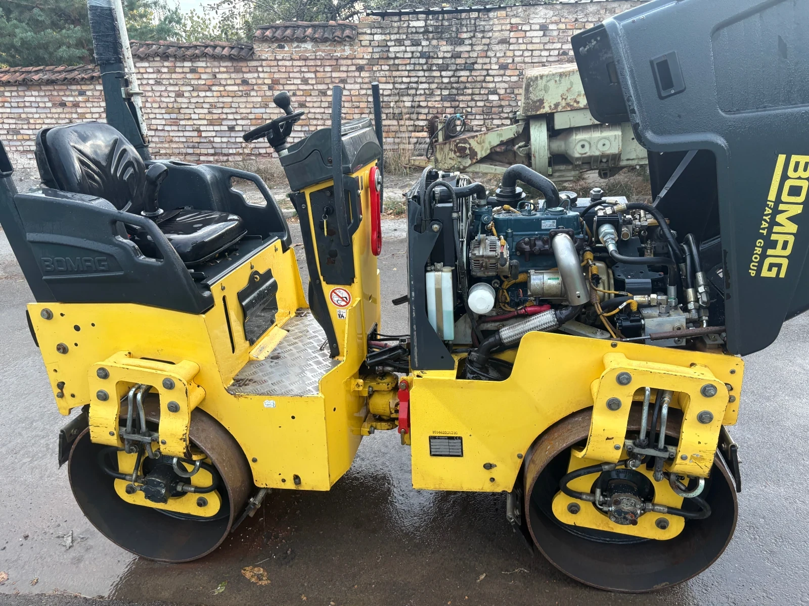 Валяк BOMAG BW 100 ADM-5, снимка 6 - Индустриална техника - 56436424
