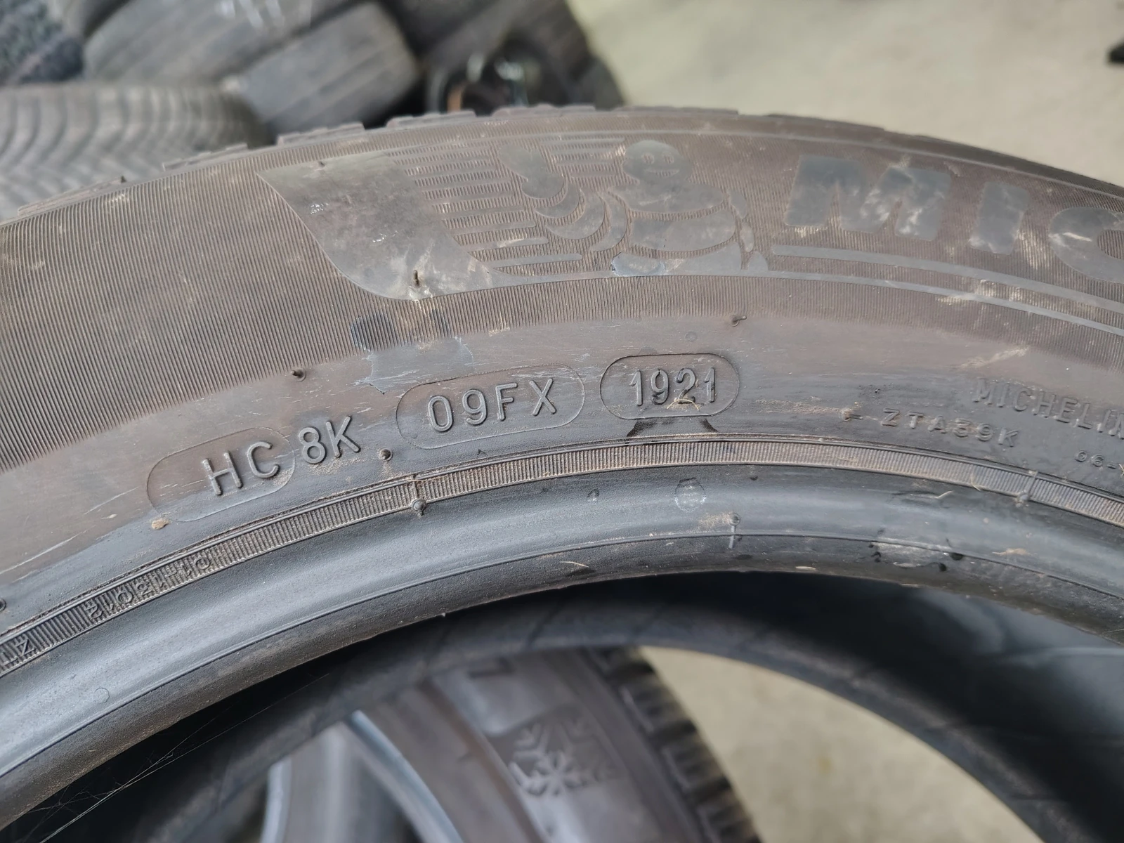 Гуми Зимни 225/55R17, снимка 7 - Гуми и джанти - 54094849