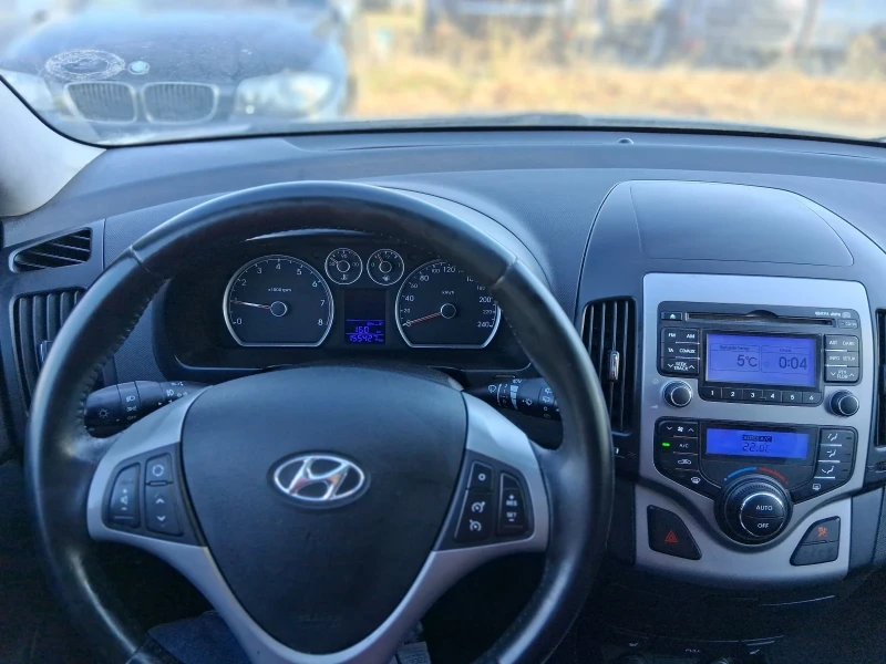 Hyundai I30 1.6 PREMIUM като нова , снимка 8 - Автомобили и джипове - 53050209