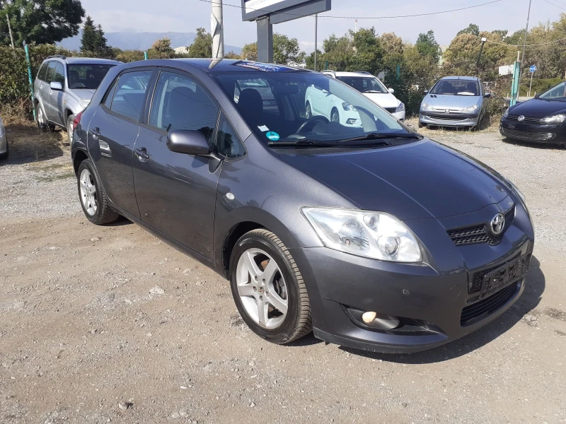 Toyota Auris 1.6 като нова , снимка 2 - Автомобили и джипове - 49591666