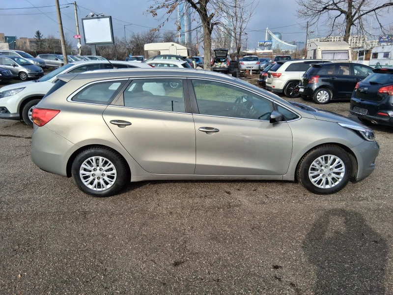 Kia Ceed 1.6 PREMIUM като нова , снимка 7 - Автомобили и джипове - 53050209