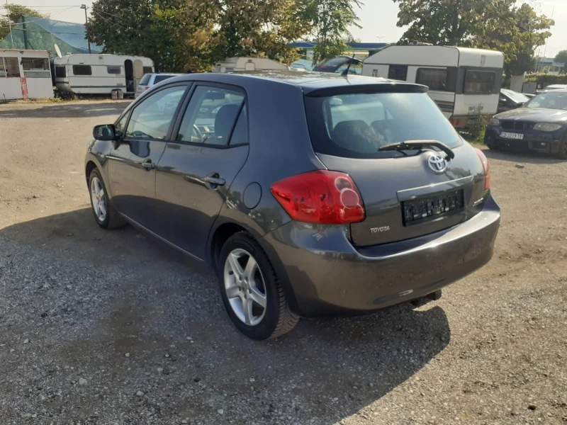 Toyota Auris 1.6 като нова , снимка 6 - Автомобили и джипове - 49591666