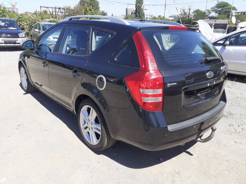 Kia Ceed 2.0 Спорт като нова , снимка 6 - Автомобили и джипове - 52659911