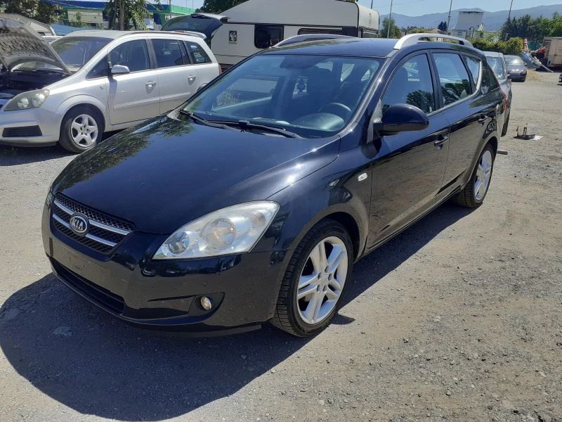 Kia Ceed 2.0 Спорт като нова , снимка 2 - Автомобили и джипове - 52659911