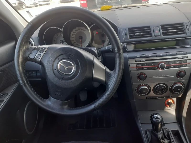 Mazda 3 1.6 като нова 115000км, снимка 8 - Автомобили и джипове - 47366010