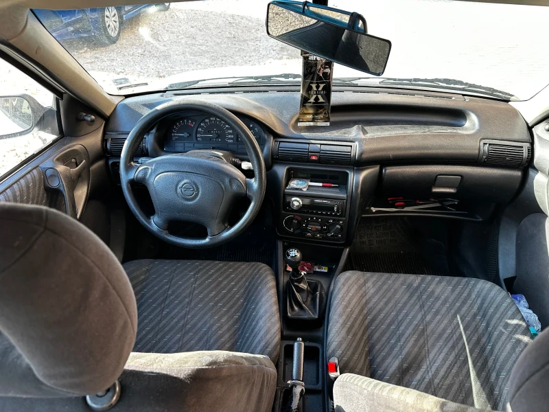 Opel Astra 1.4 , снимка 9 - Автомобили и джипове - 48082537