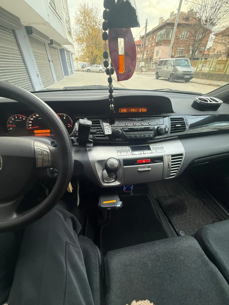 Honda Fr-v, снимка 7 - Автомобили и джипове - 52819565