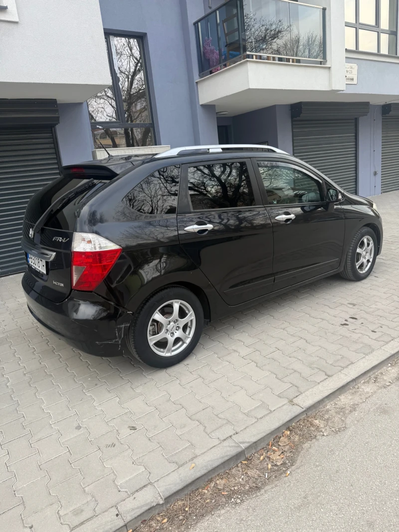Honda Fr-v, снимка 9 - Автомобили и джипове - 52819565