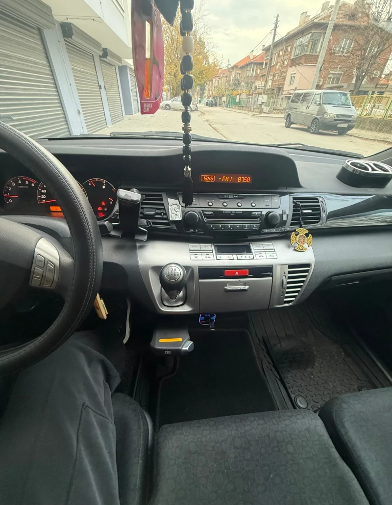 Honda Fr-v, снимка 10 - Автомобили и джипове - 52819565