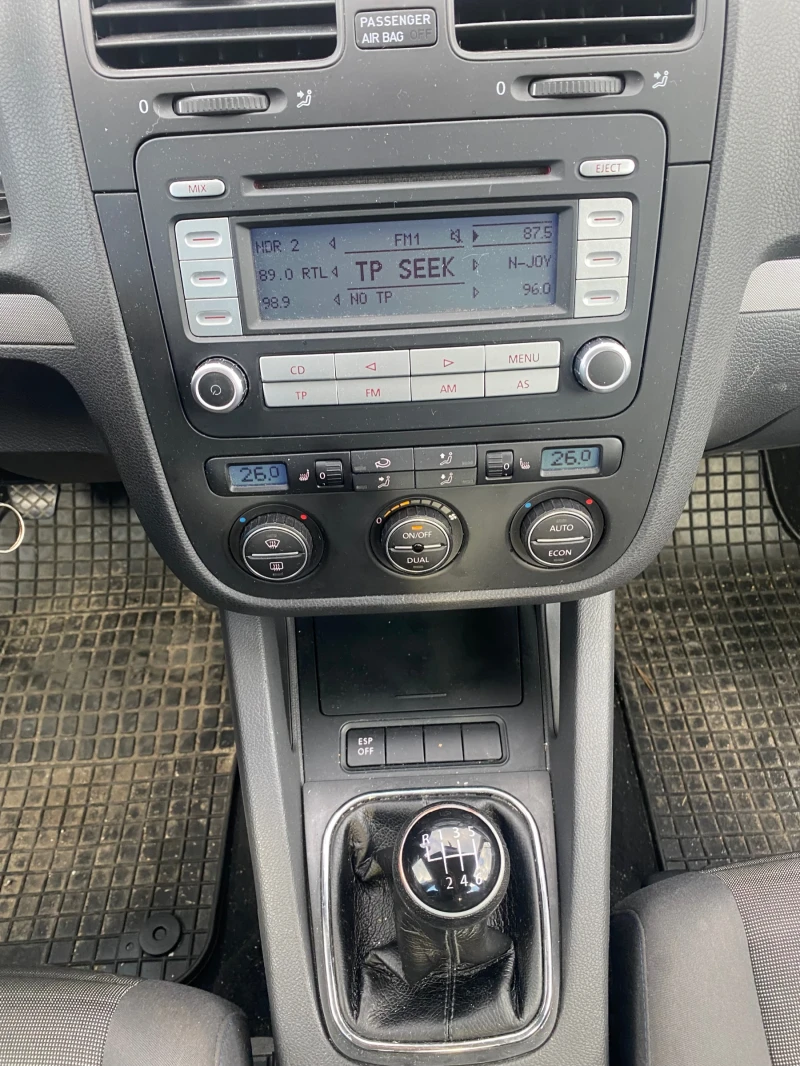 VW Golf V 1.9 tdi 6ск. TOP, снимка 10 - Автомобили и джипове - 52700702