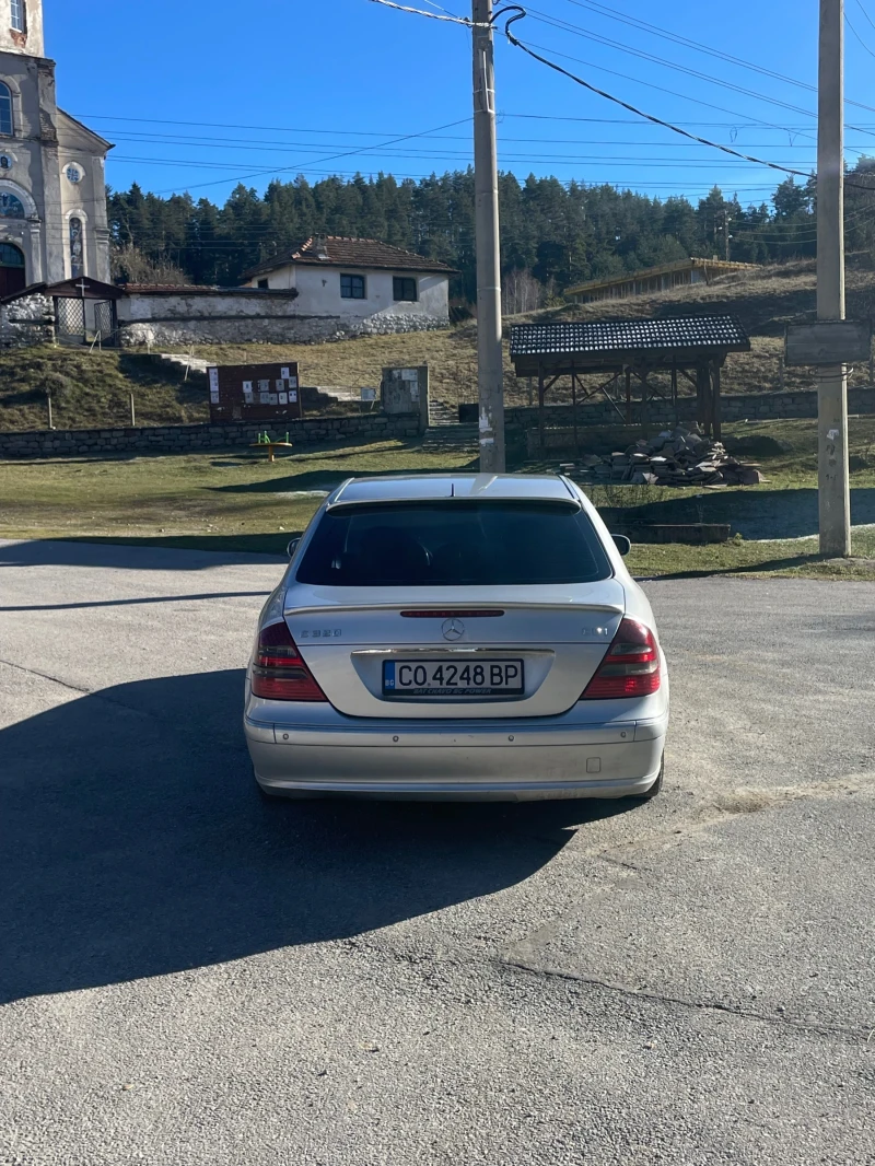 Mercedes-Benz E 320, снимка 5 - Автомобили и джипове - 52798433