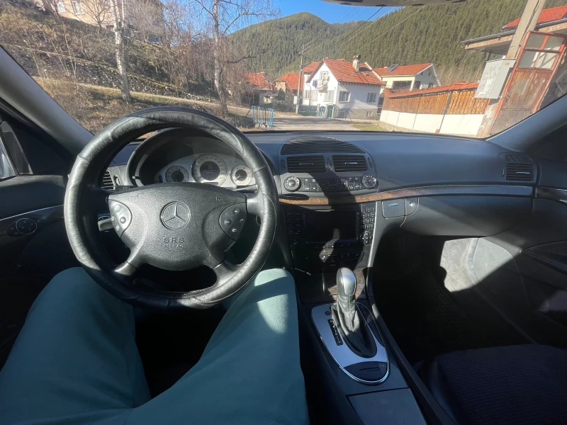 Mercedes-Benz E 320, снимка 6 - Автомобили и джипове - 52798433
