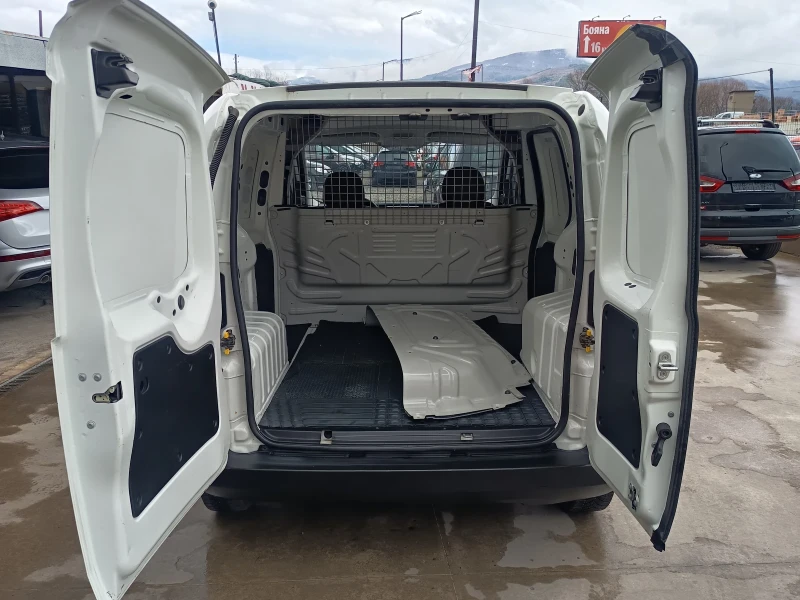 Fiat Fiorino 1.4i, снимка 11 - Автомобили и джипове - 53564833