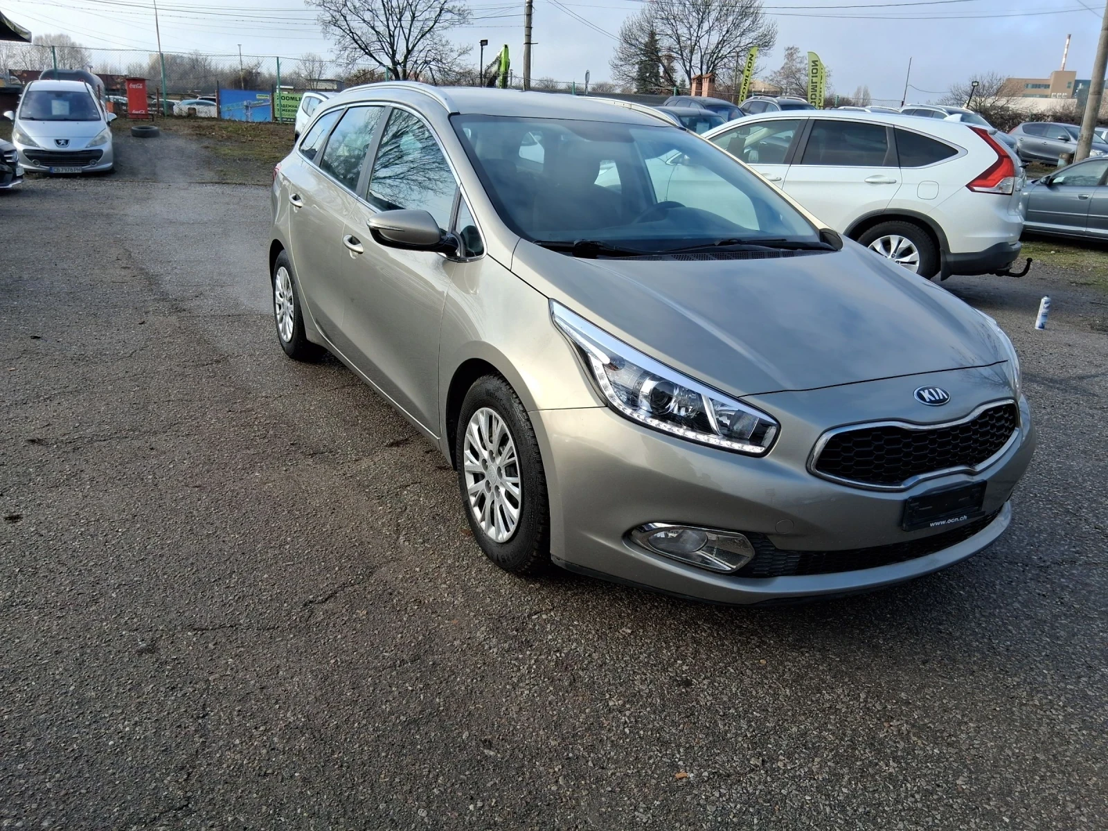 Kia Ceed 1.6 PREMIUM като нова  - изображение 2
