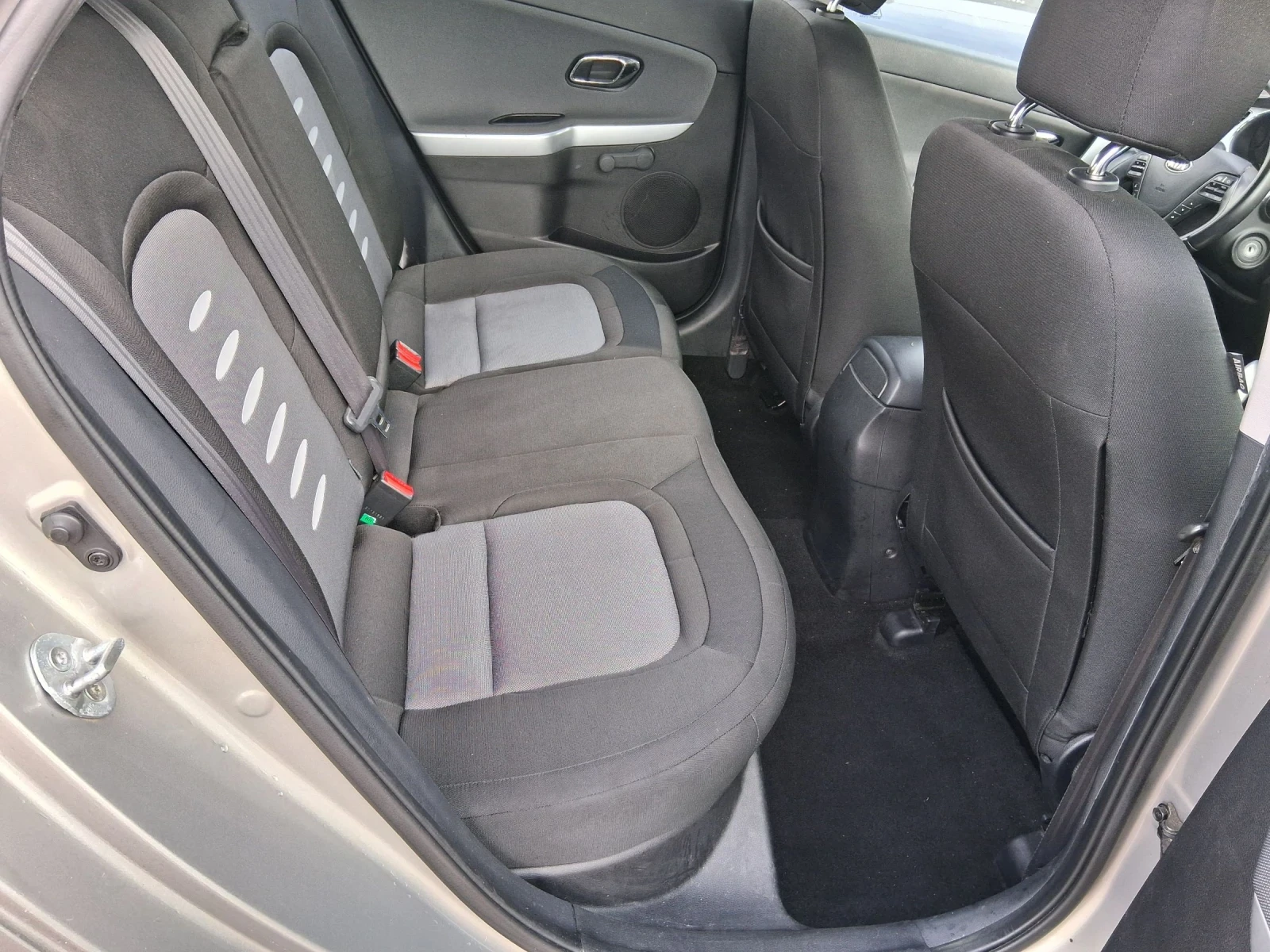 Kia Ceed 1.6 PREMIUM ���� ����  | Mobile.bg � ����������� 12