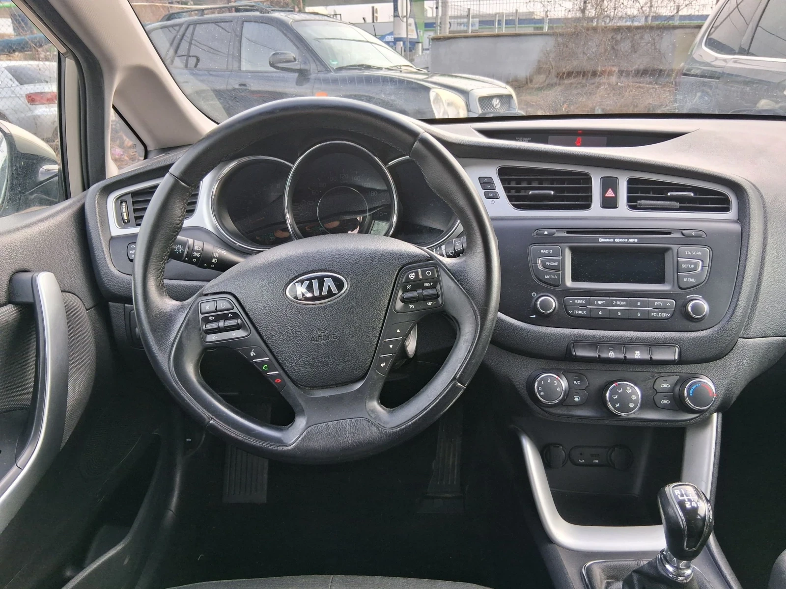 Kia Ceed 1.6 PREMIUM като нова  - изображение 8
