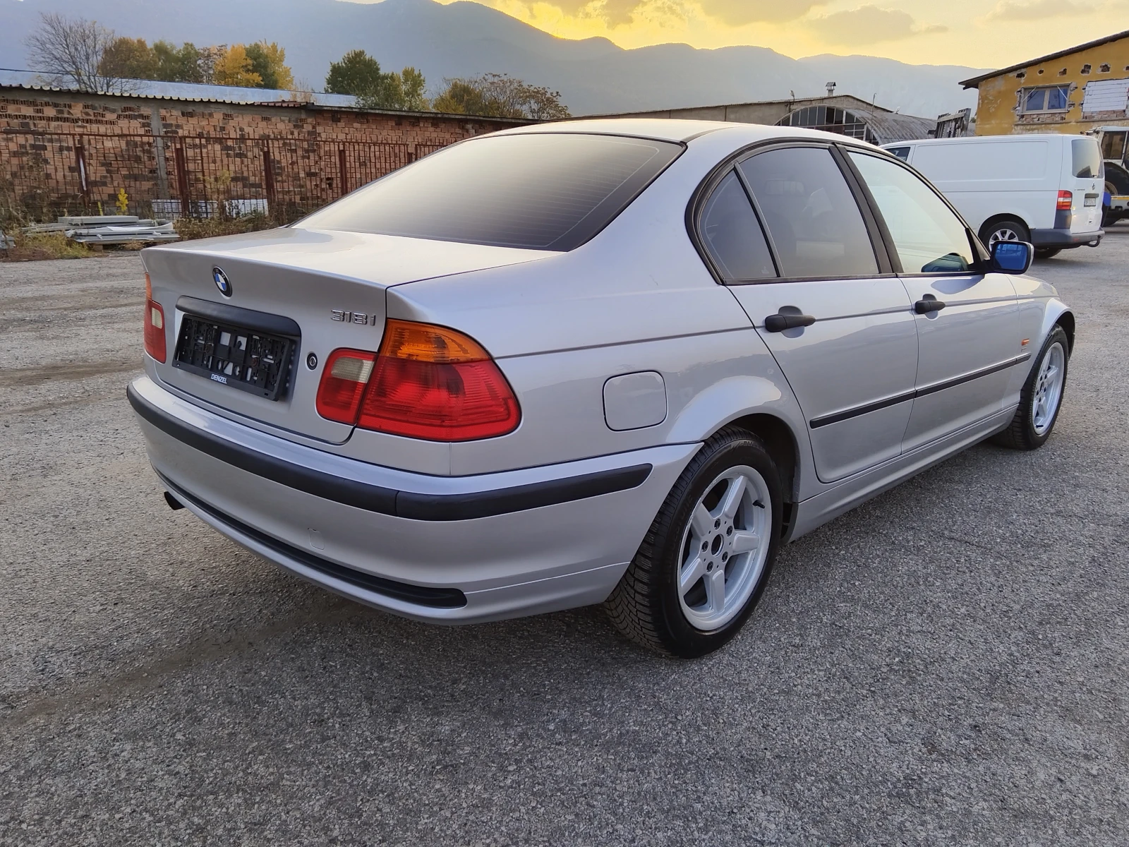 BMW 318 1.8i * АВТОМАТИК*  - изображение 6