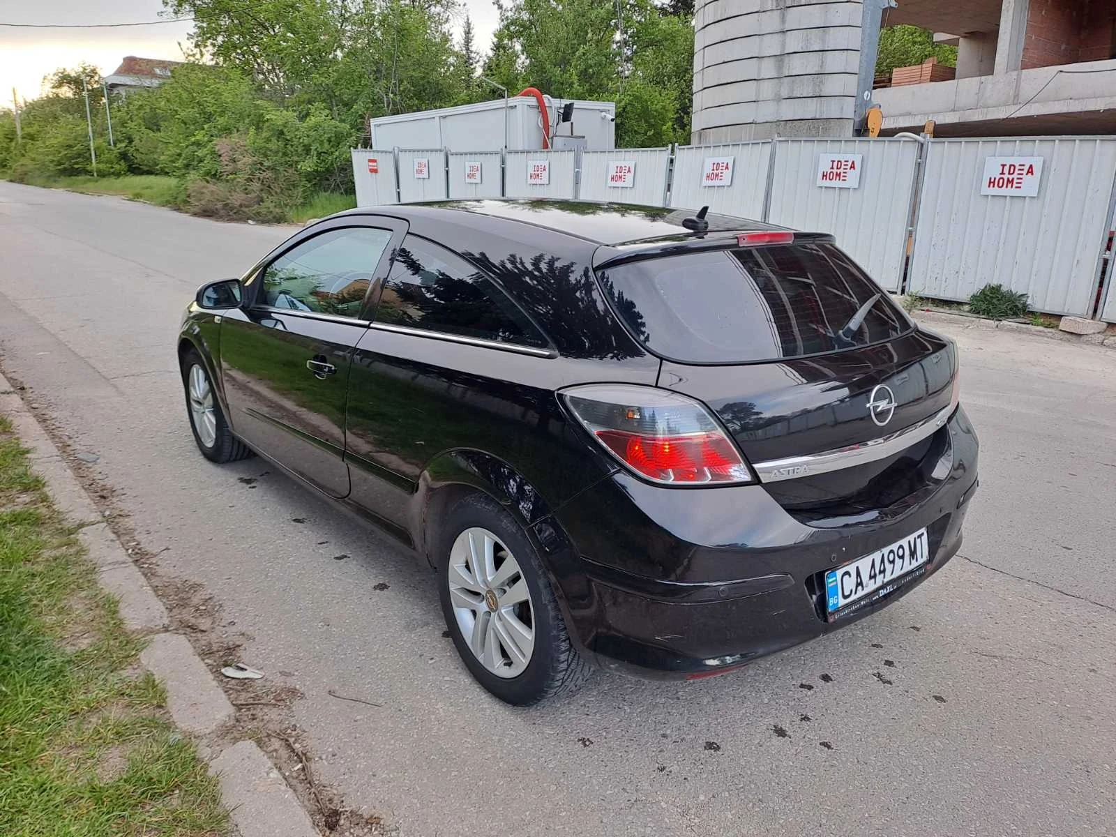 Opel Astra GTC - изображение 4