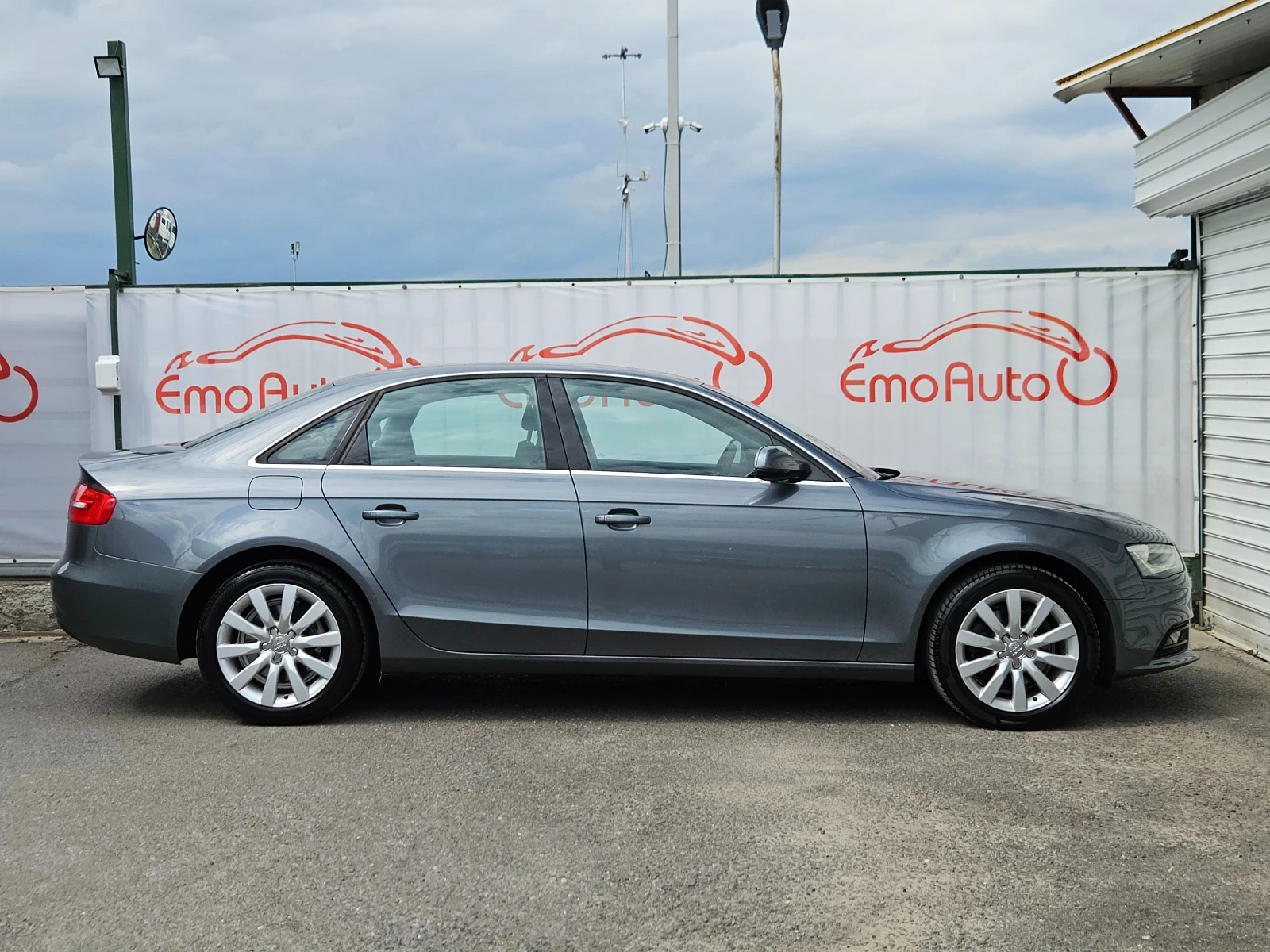 Audi A4 2.0TDI/FACELIFT/177k.c/LED/NAVI/БЛУТУТ/EURO 5B/ТОП - изображение 2