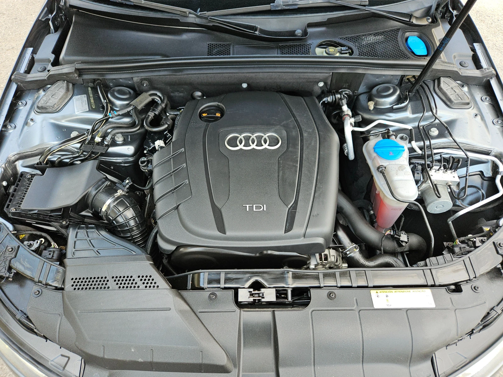 Audi A4 2.0TDI/FACELIFT/177k.c/LED/NAVI/БЛУТУТ/EURO 5B/ТОП - изображение 8