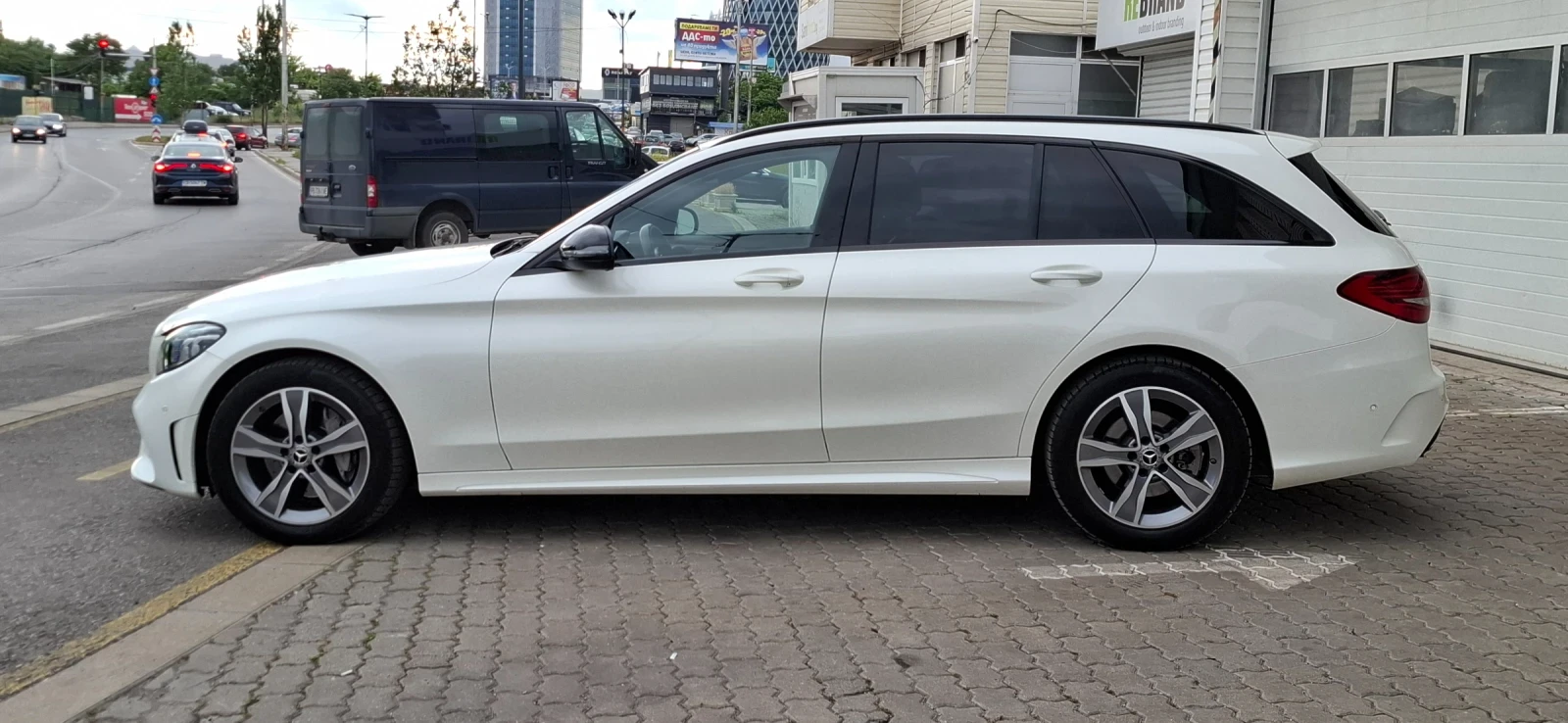 Mercedes-Benz C 220 AMG LINE 4matic Full Digital facelift - изображение 4