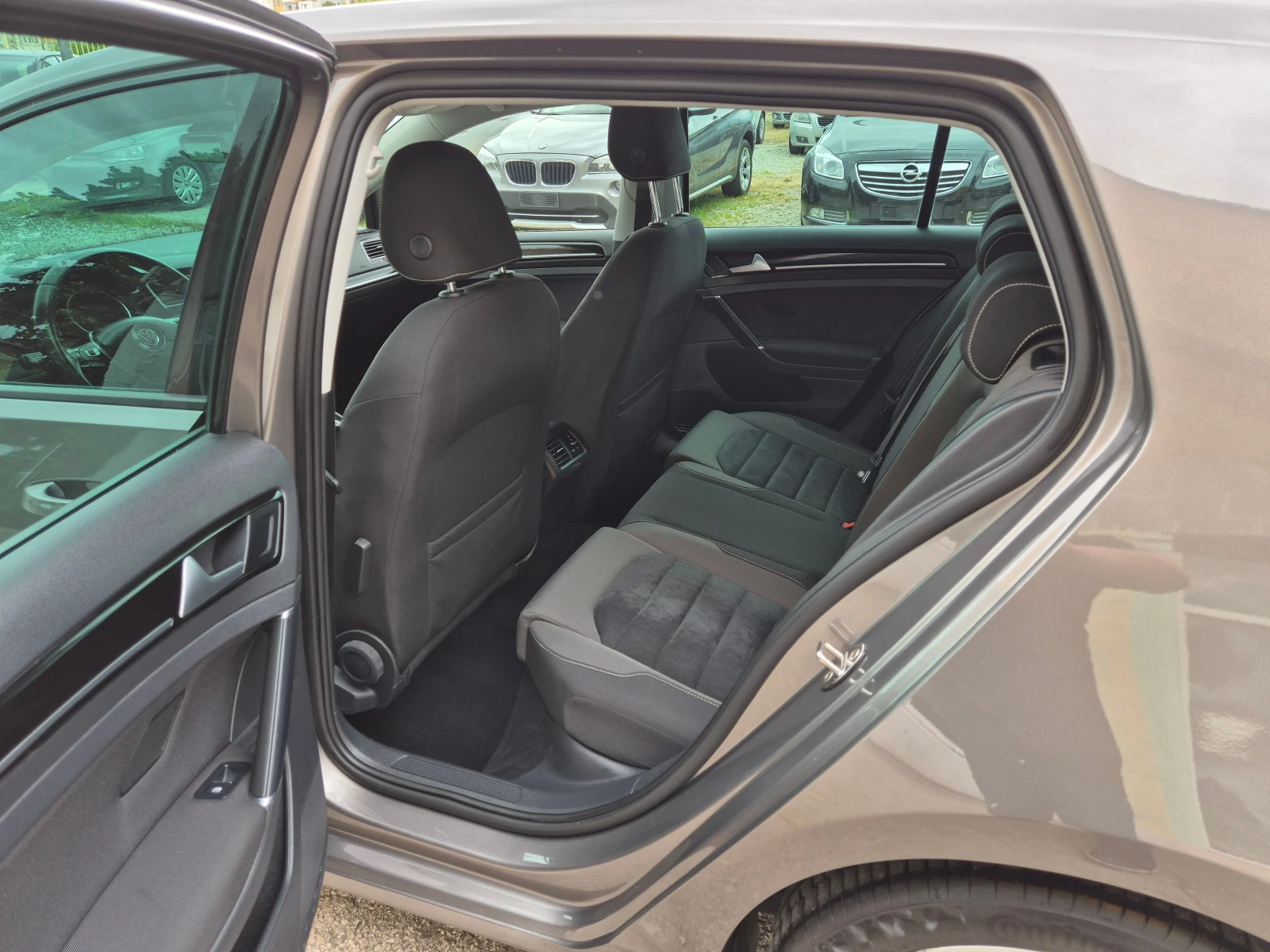 VW Golf 1.6 TDI АВТОМАТ НОВ - изображение 10