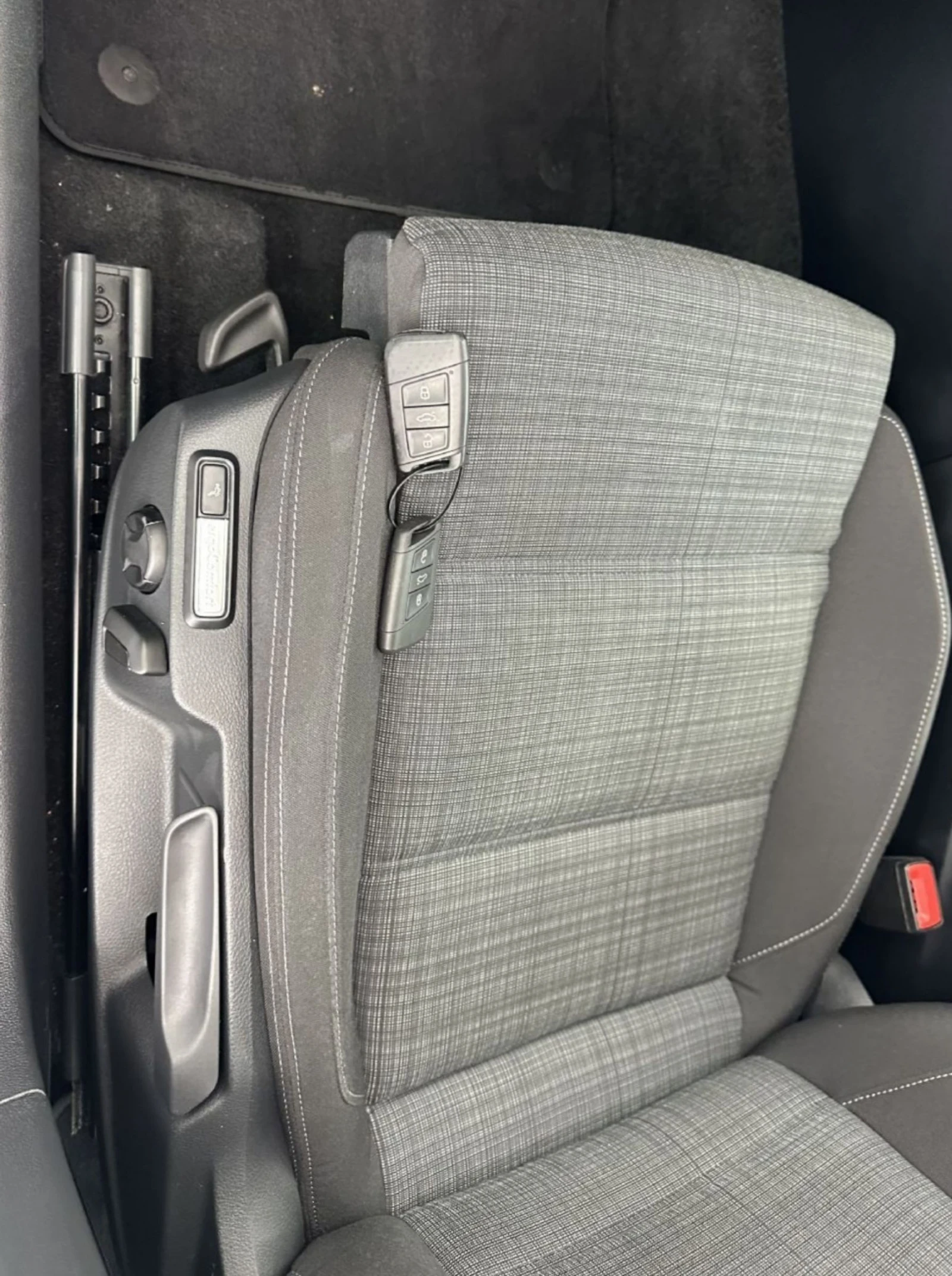 VW Passat Variant 2.0TDI.110KW.KAMERA.LED.NAVI - изображение 7