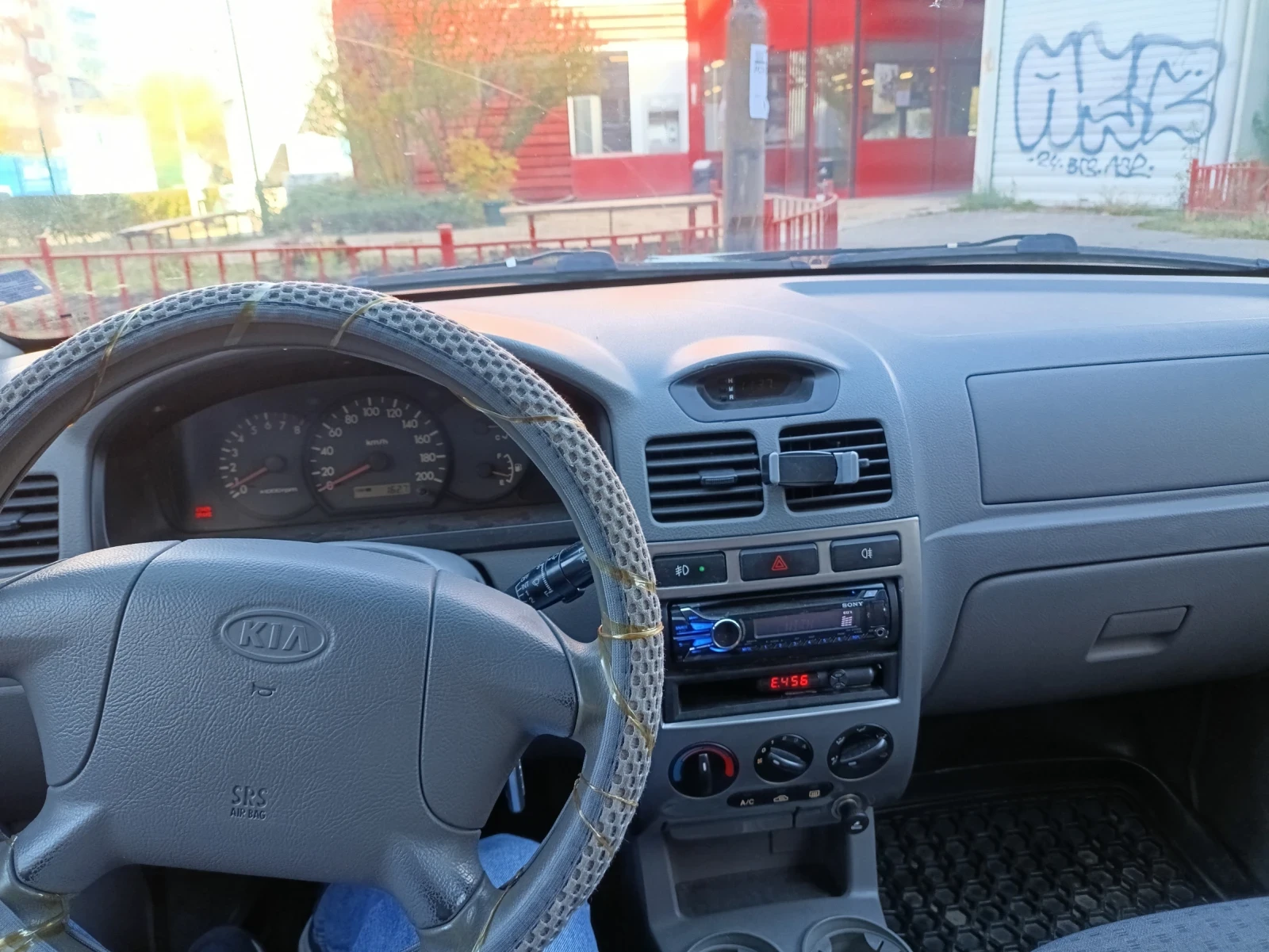 Kia Rio 1.5 - изображение 5