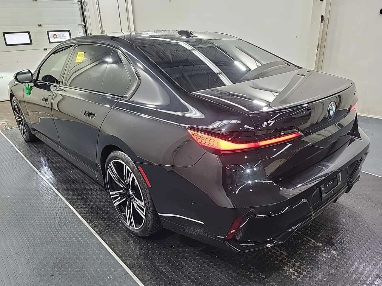 BMW i7 * XDRIVE60 * CARFAX * PANO * ��������� * ����� *  | Mobile.bg � ����������� 4