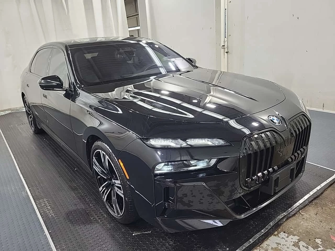 BMW i7 * XDRIVE60 * CARFAX * PANO * ��������� * ����� *  | Mobile.bg � ����������� 2