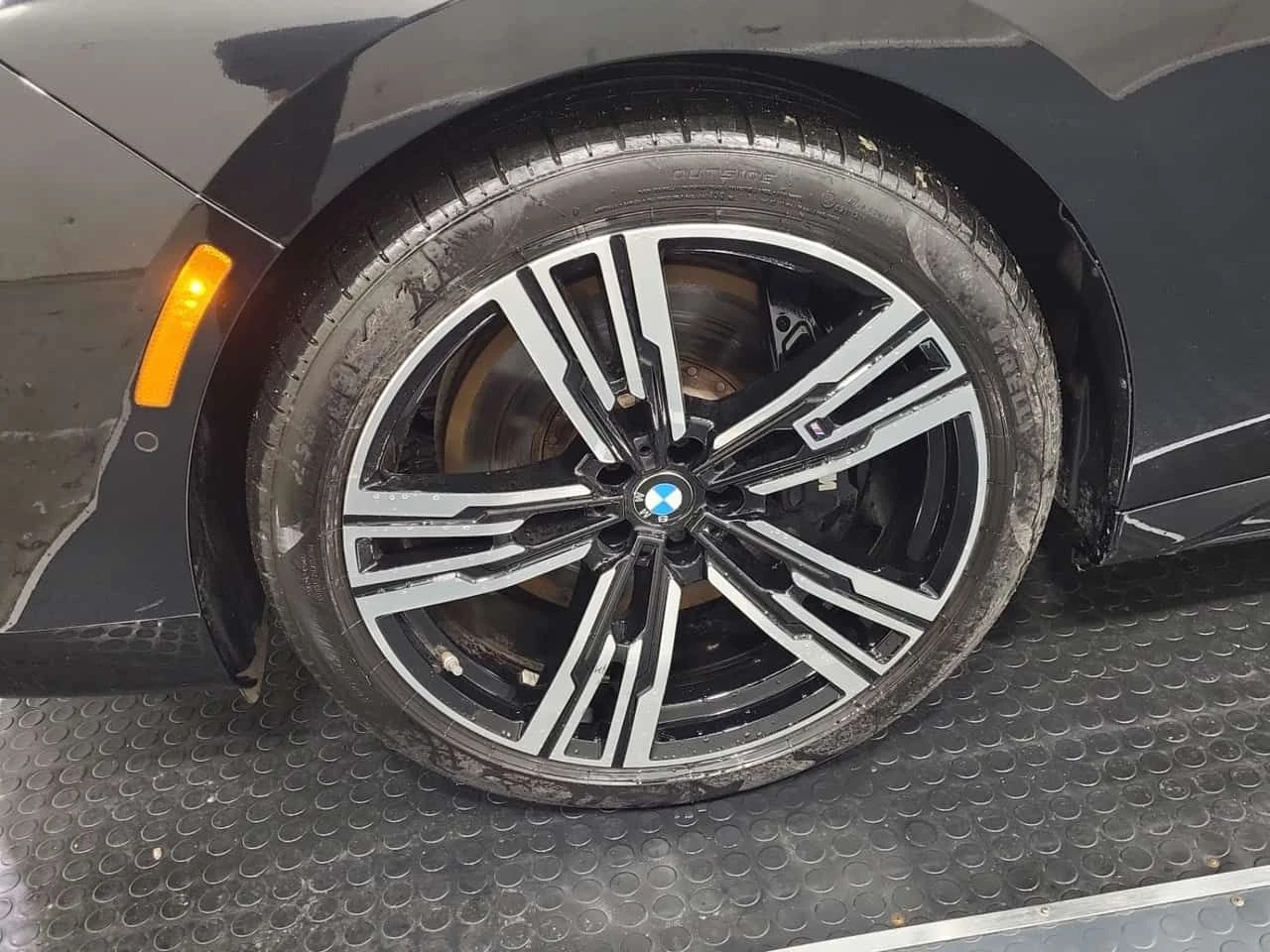 BMW i7 * XDRIVE60 * CARFAX * PANO * ��������� * ����� *  | Mobile.bg � ����������� 14