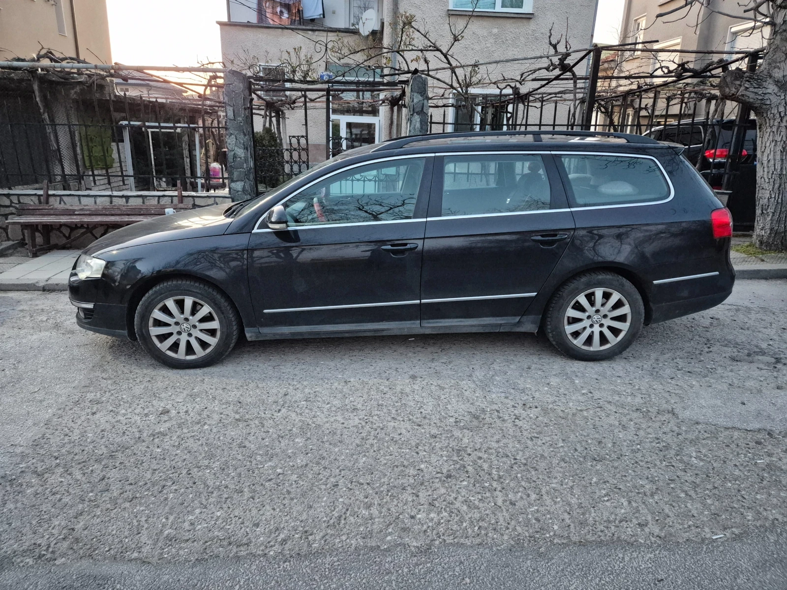 VW Passat 1.9 TDI, снимка 2 - Автомобили и джипове - 53815286