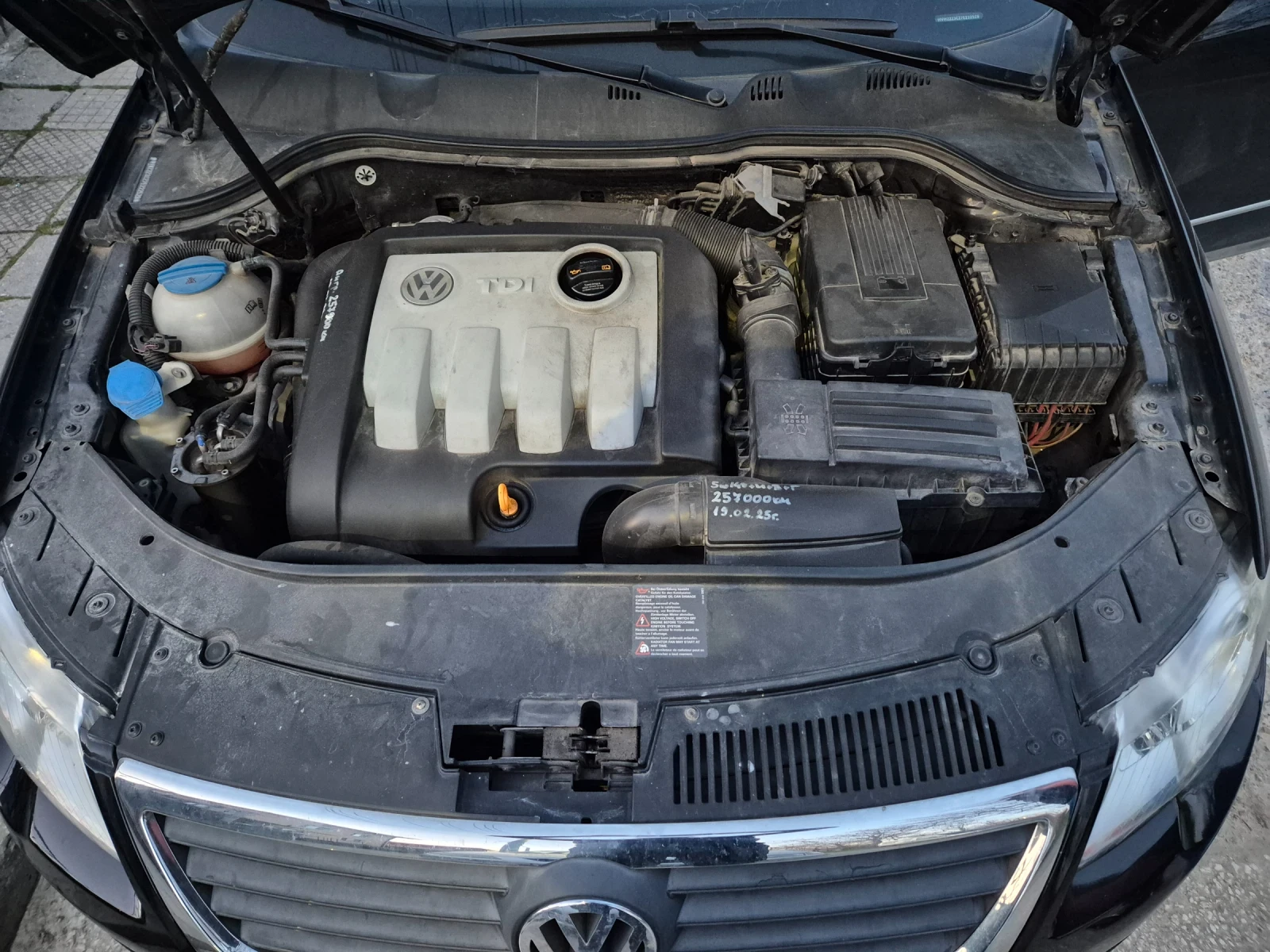 VW Passat 1.9 TDI, снимка 11 - Автомобили и джипове - 53815286